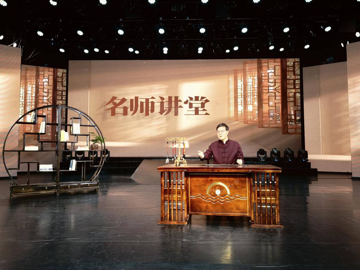 奖盛典在京举行福州文儒书院孔海钦获殊荣AG真人平台2025“最美教育人”颁(图3)